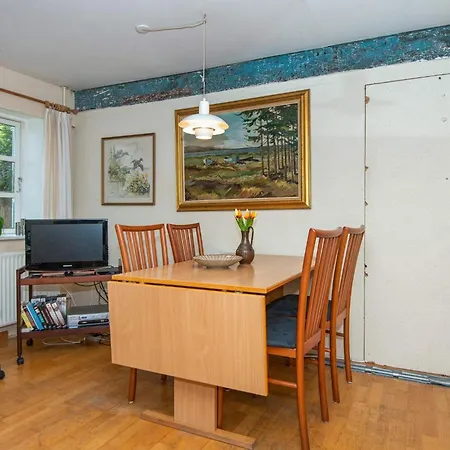 Two-bedroom In 1 Apartment *